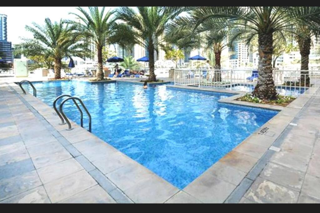 Dubai Marina 1 Bedroom Apt. walking distance JBR. Bagian luar foto