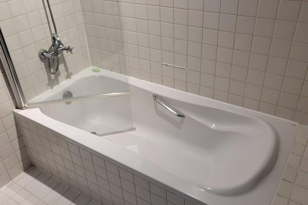 Dubai Marina 1 Bedroom Apt. walking distance JBR. Bagian luar foto